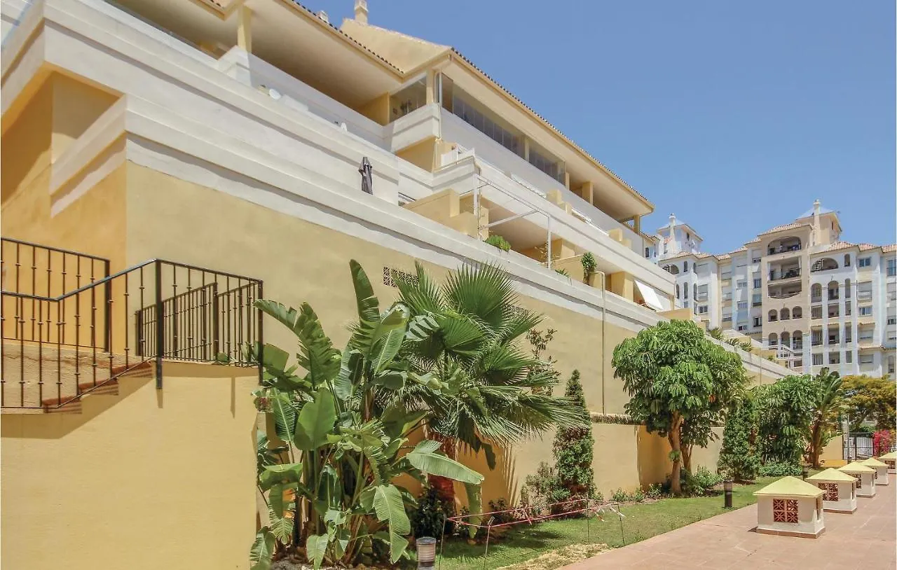Cozy Apartment In Estepona With Kitchenette