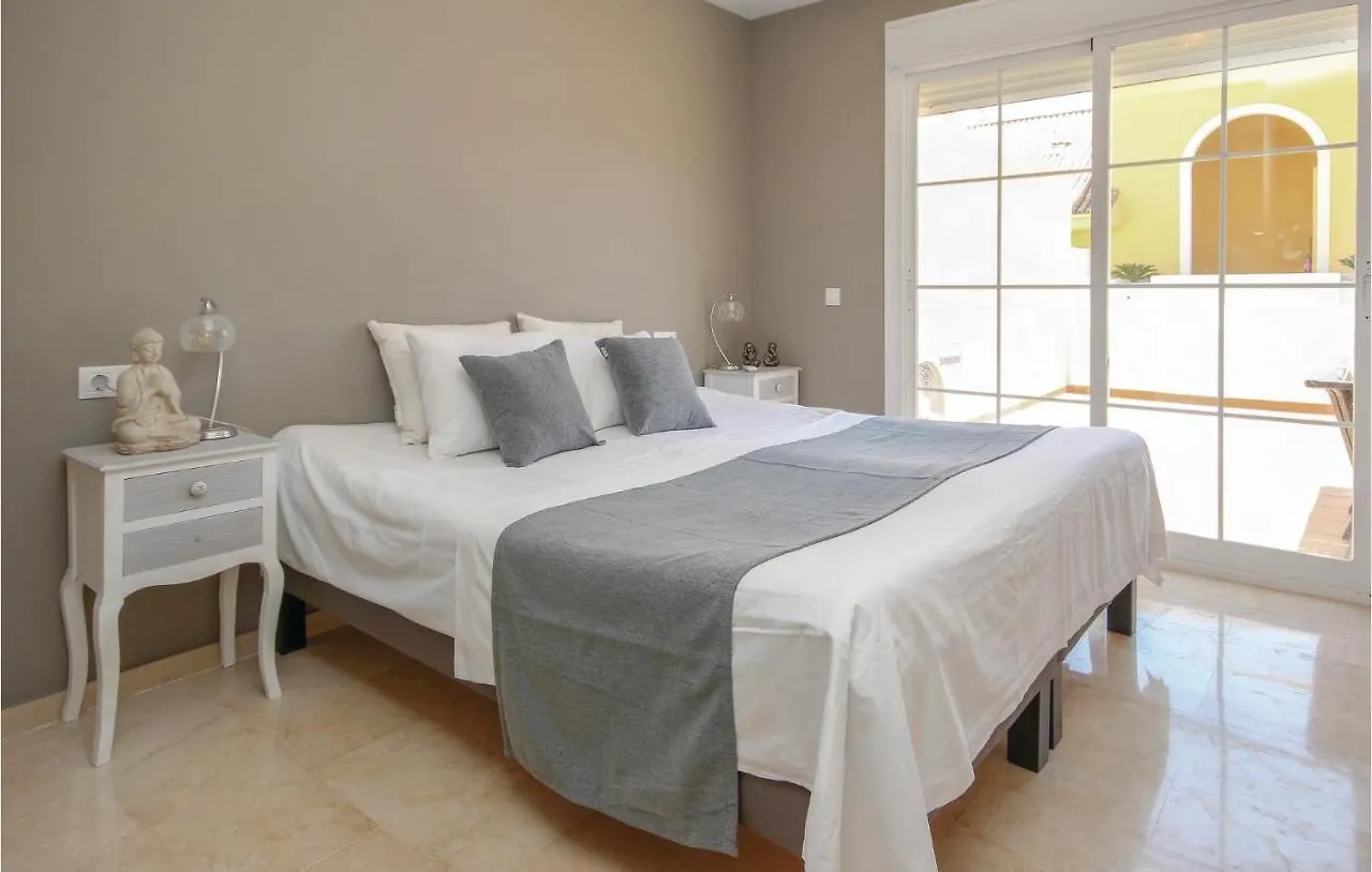 Cozy Apartment In Estepona With Kitchenette Spain