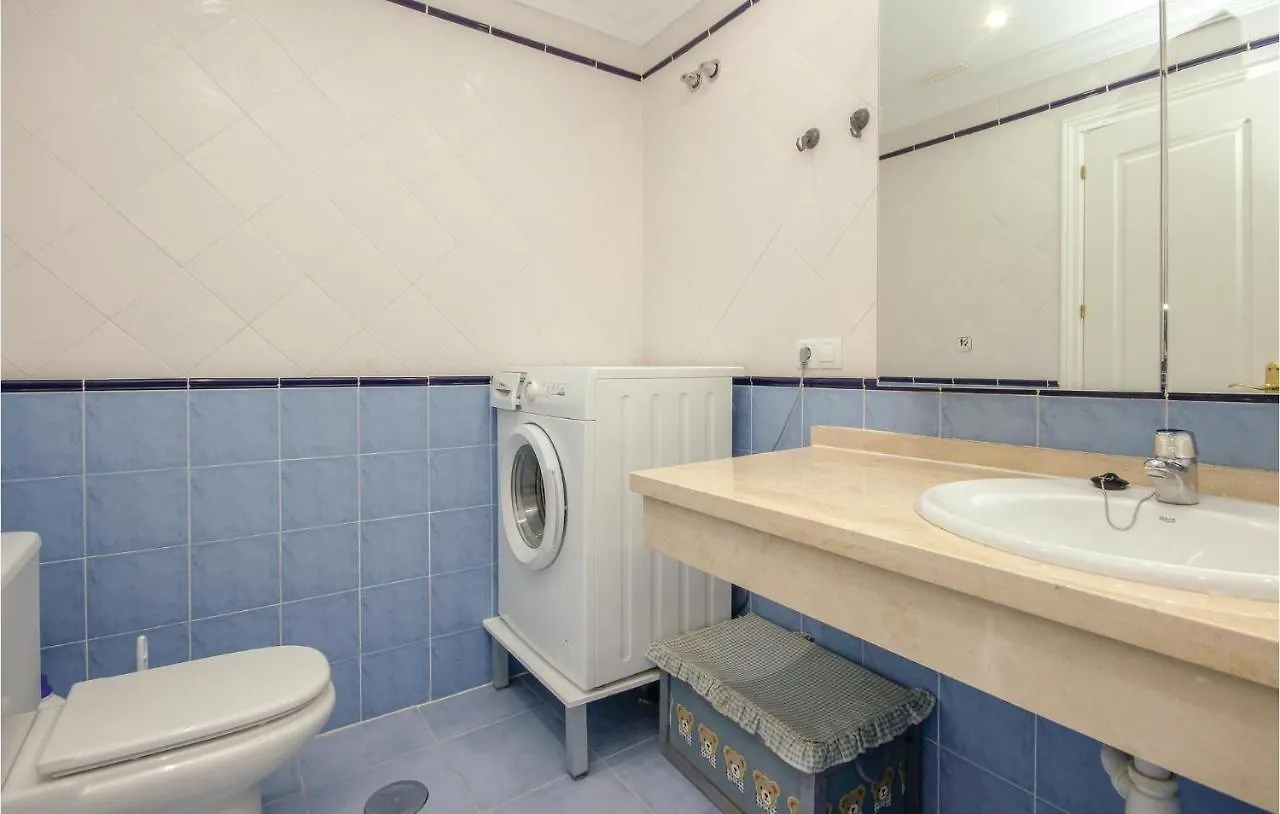 Cozy Apartment In Estepona With Kitchenette Spain