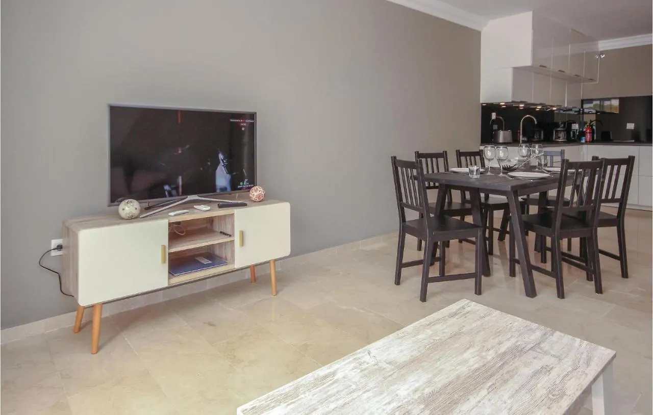 Cozy Apartment In Estepona With Kitchenette Spain